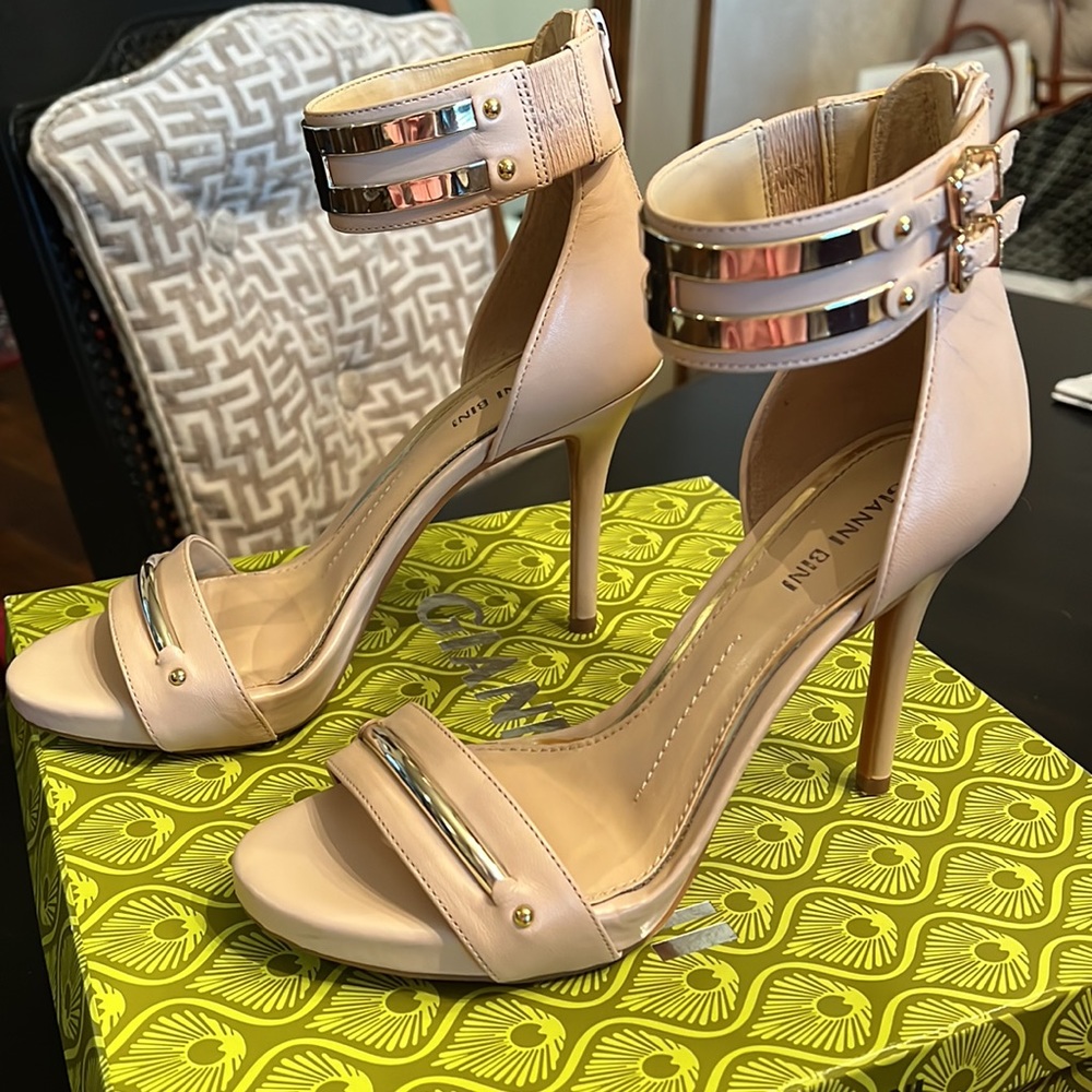 Gianni Bini Nude Heels - Picture 2 of 7